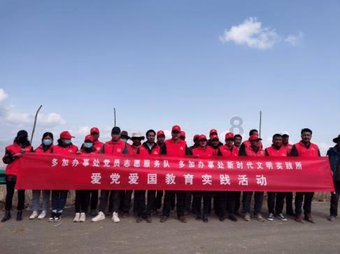 把这个图片制成历史小说封面游戏画面